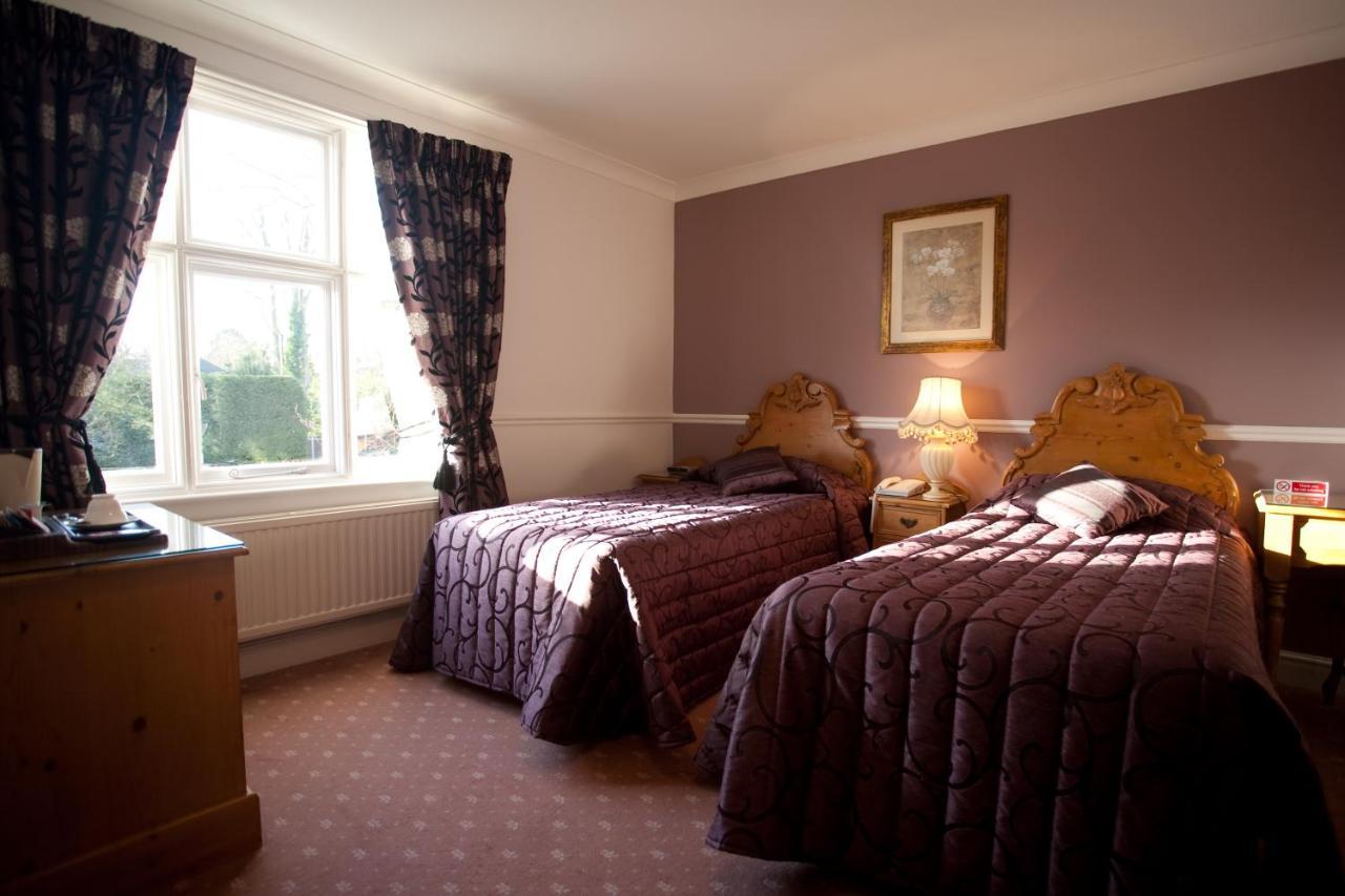 Fines Bayliwick Hotel Bracknell Ngoại thất bức ảnh