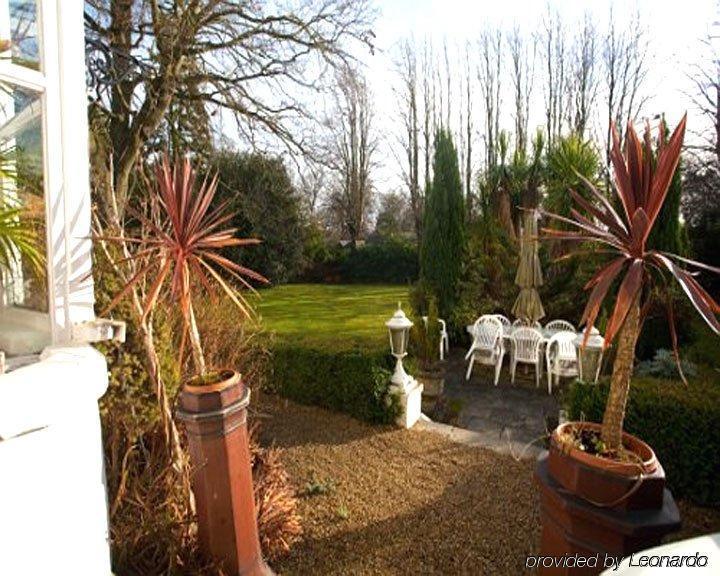 Fines Bayliwick Hotel Bracknell Ngoại thất bức ảnh