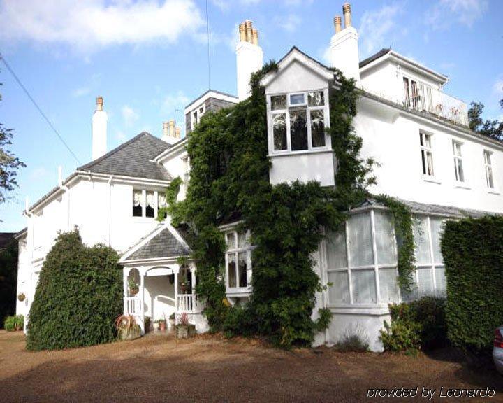 Fines Bayliwick Hotel Bracknell Ngoại thất bức ảnh
