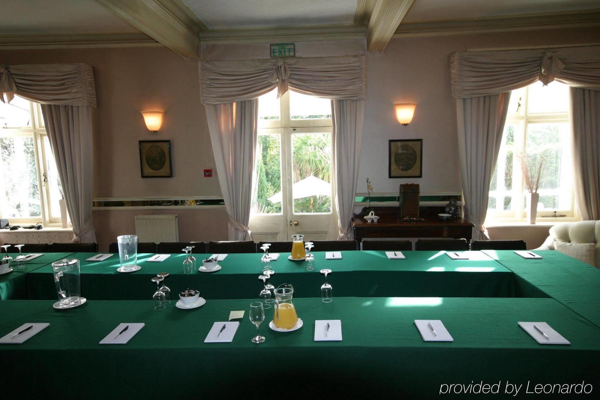 Fines Bayliwick Hotel Bracknell Ngoại thất bức ảnh