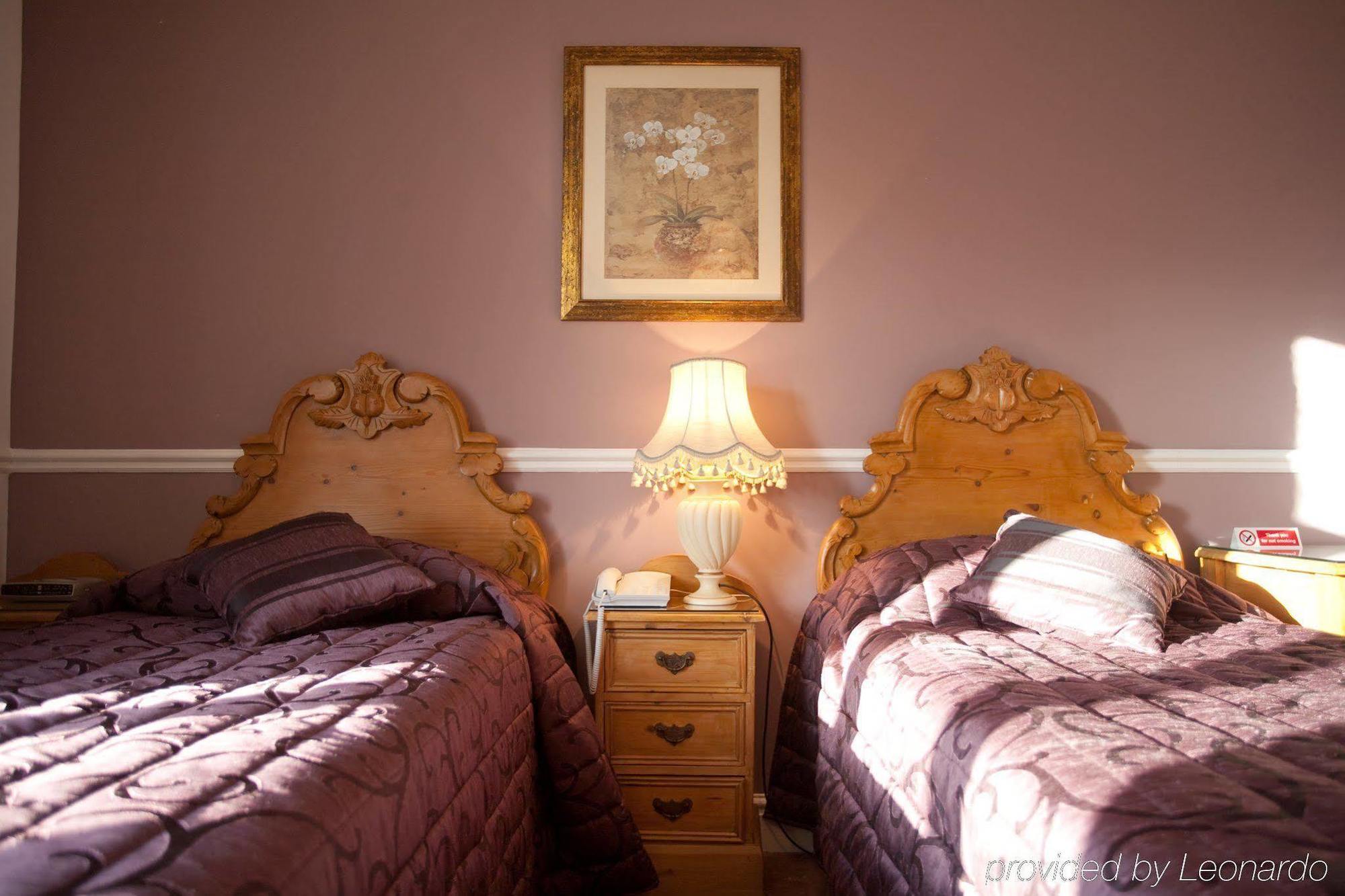 Fines Bayliwick Hotel Bracknell Ngoại thất bức ảnh