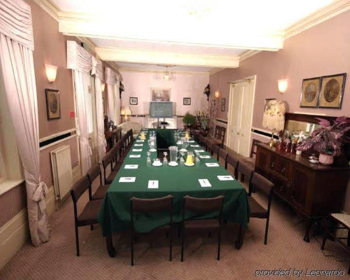 Fines Bayliwick Hotel Bracknell Ngoại thất bức ảnh
