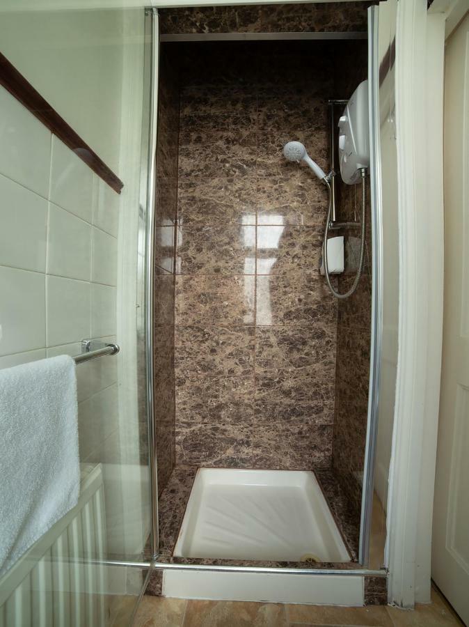 Fines Bayliwick Hotel Bracknell Ngoại thất bức ảnh