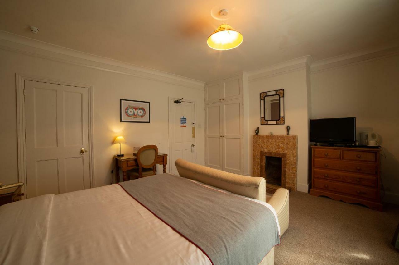 Fines Bayliwick Hotel Bracknell Ngoại thất bức ảnh