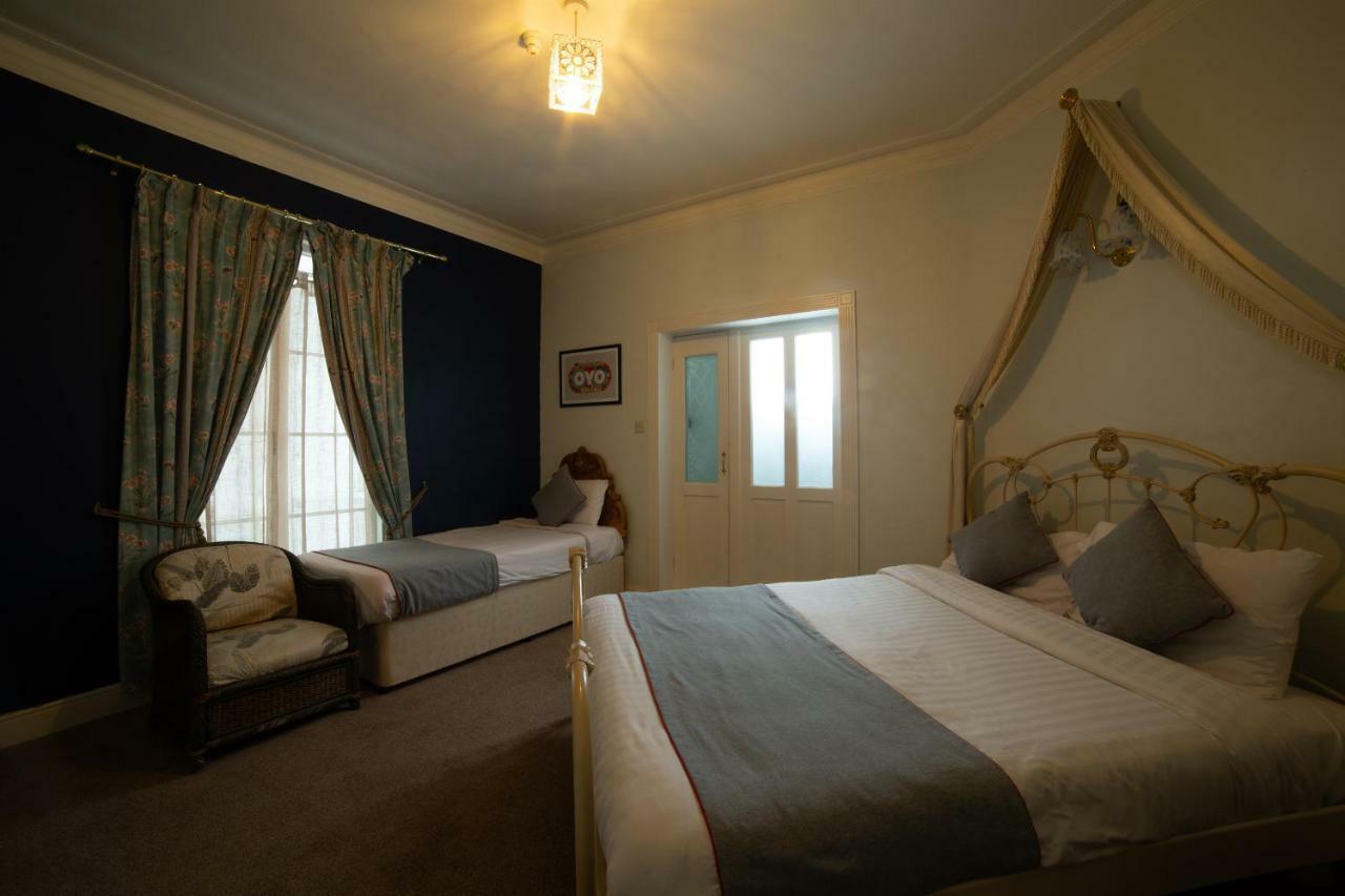 Fines Bayliwick Hotel Bracknell Ngoại thất bức ảnh