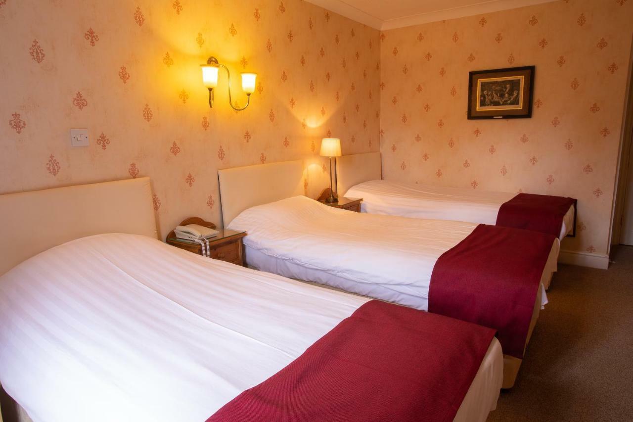 Fines Bayliwick Hotel Bracknell Ngoại thất bức ảnh